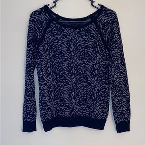 The limited wool sweater black with grey design
